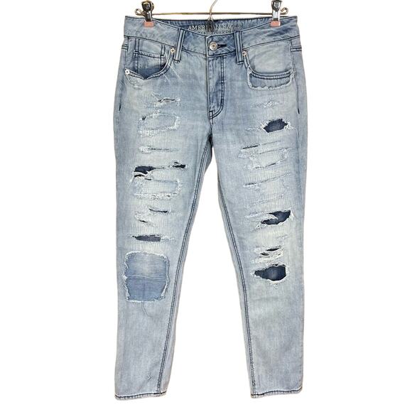 American Eagle Outfitters, Tomgirl, Super Distressed. Size 0 Reg. Light Wash - Picture 1 of 9